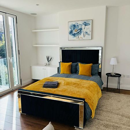 Appartamento Stunning Flat In Chiswick Londra Esterno foto