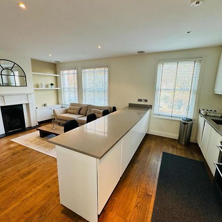 Appartamento Stunning Flat In Chiswick Londra Esterno foto