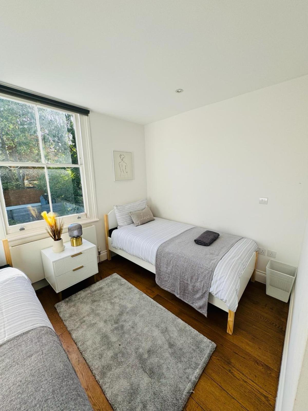 Appartamento Stunning Flat In Chiswick Londra Esterno foto