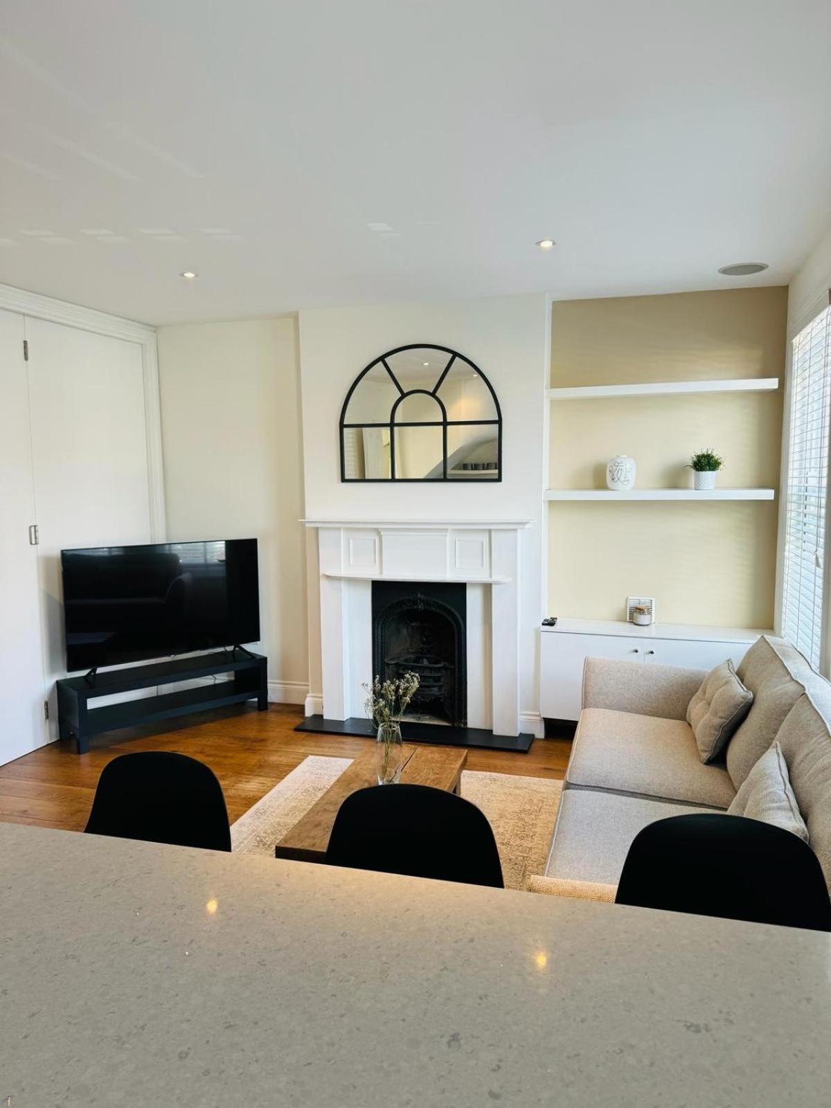 Appartamento Stunning Flat In Chiswick Londra Esterno foto