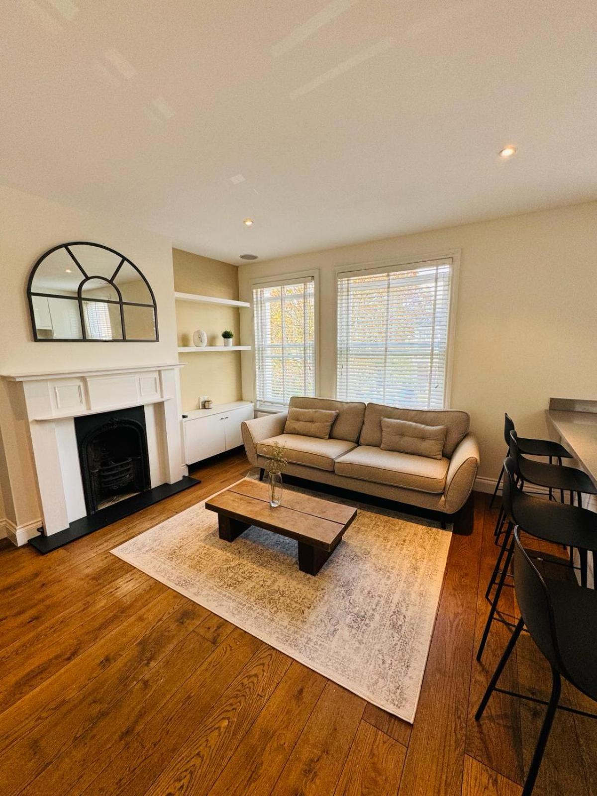 Appartamento Stunning Flat In Chiswick Londra Esterno foto