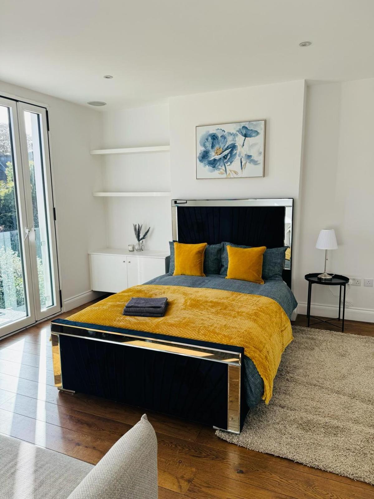Appartamento Stunning Flat In Chiswick Londra Esterno foto