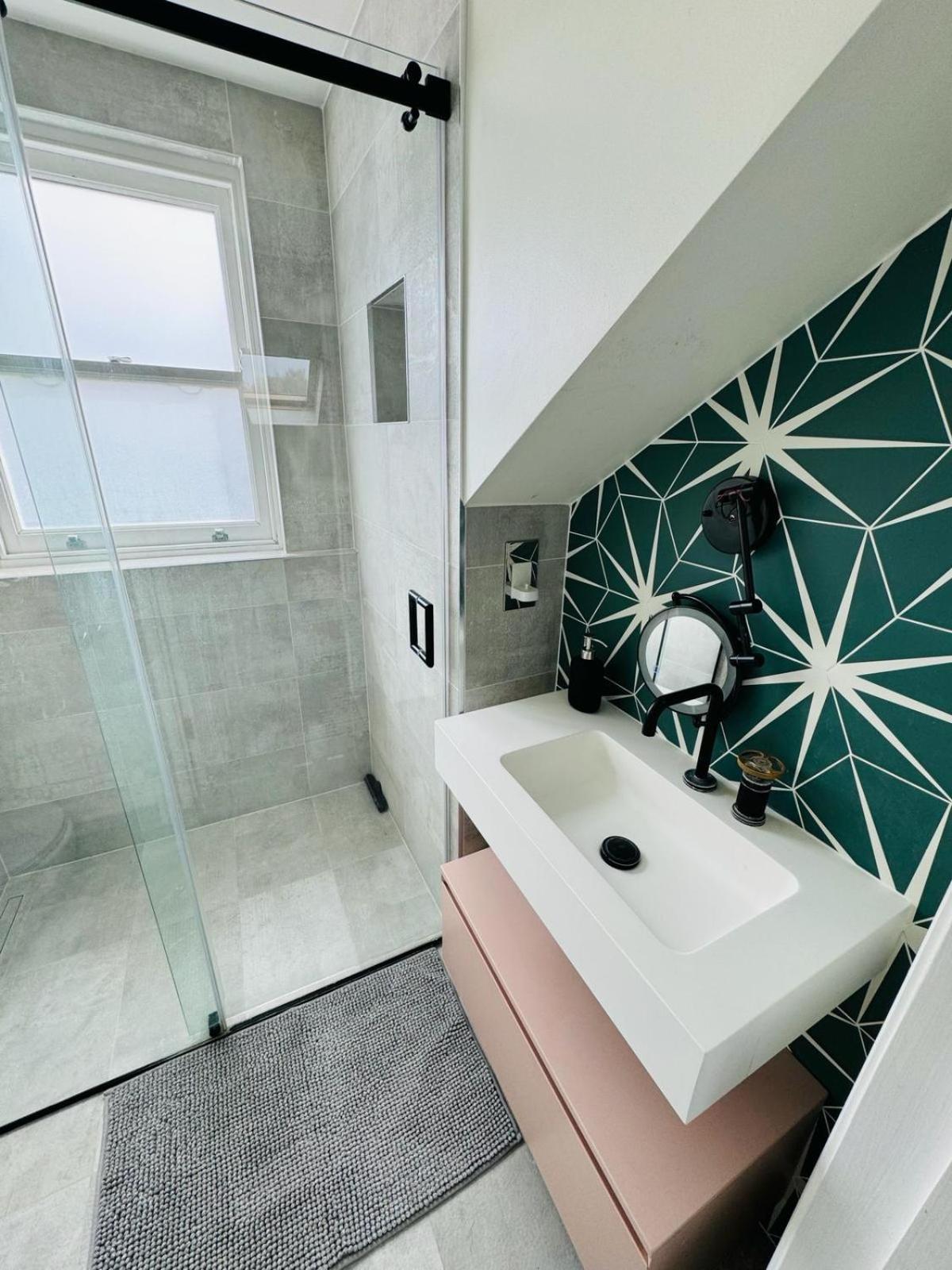 Appartamento Stunning Flat In Chiswick Londra Esterno foto