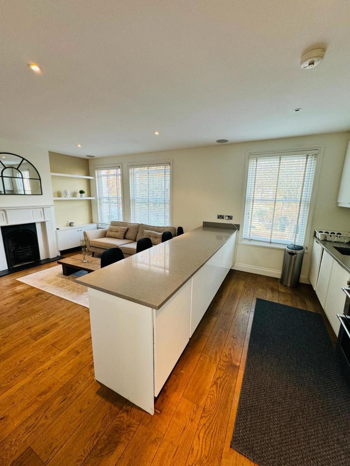 Appartamento Stunning Flat In Chiswick Londra Esterno foto