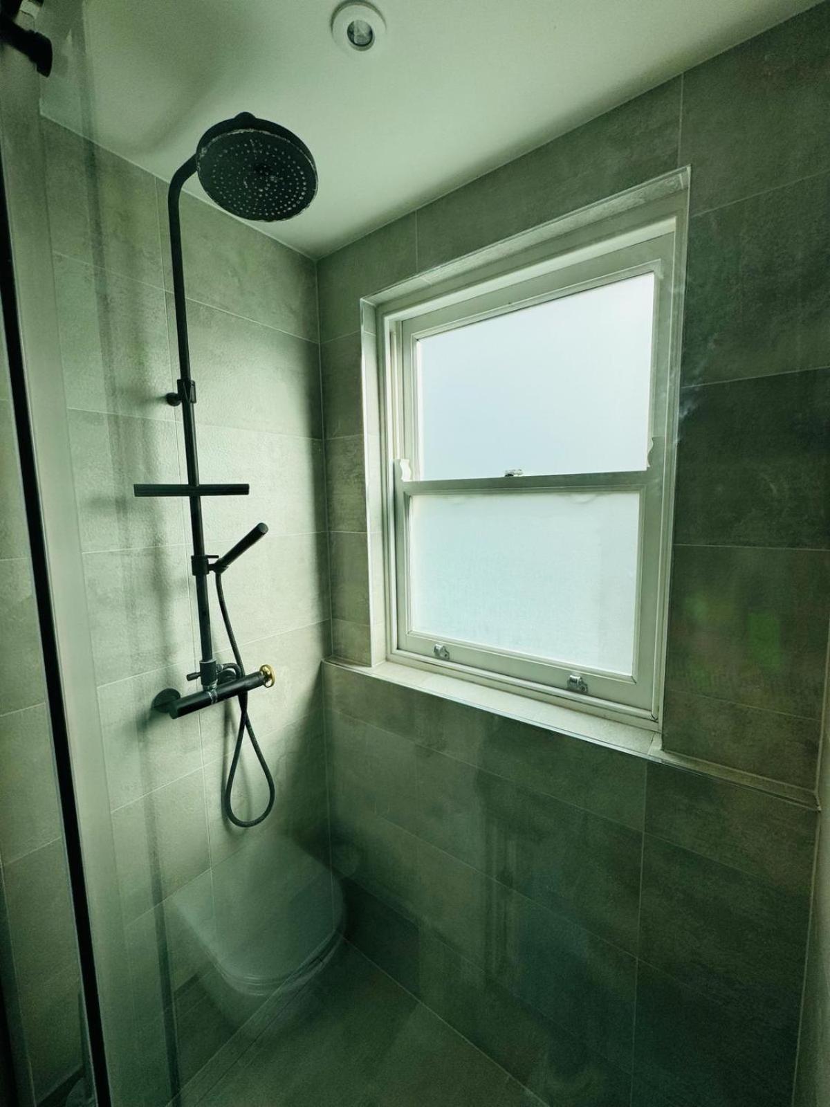 Appartamento Stunning Flat In Chiswick Londra Esterno foto