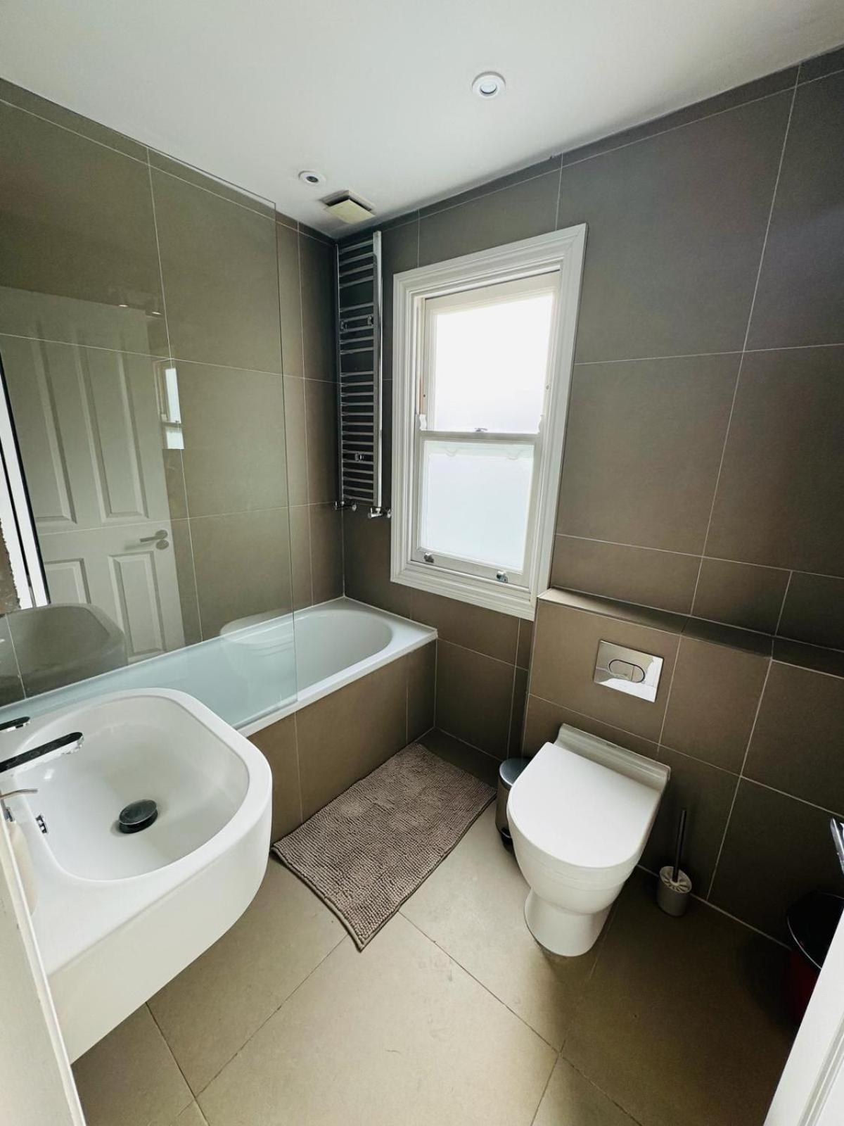 Appartamento Stunning Flat In Chiswick Londra Esterno foto