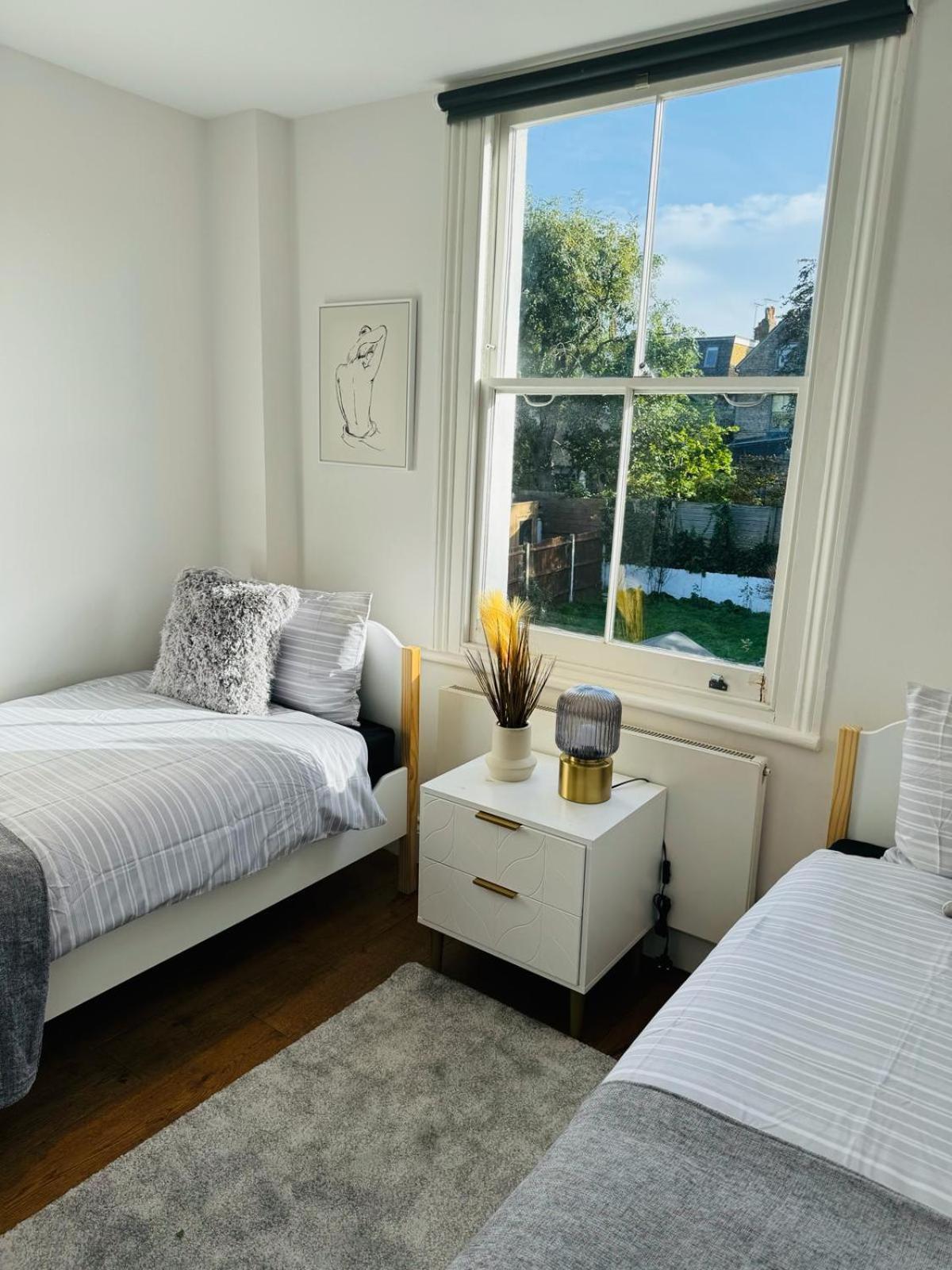 Appartamento Stunning Flat In Chiswick Londra Esterno foto
