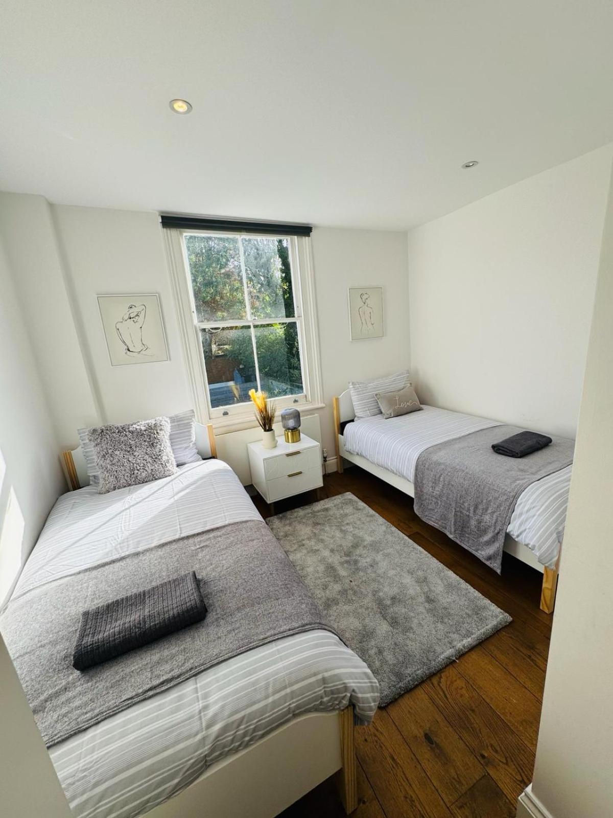 Appartamento Stunning Flat In Chiswick Londra Esterno foto
