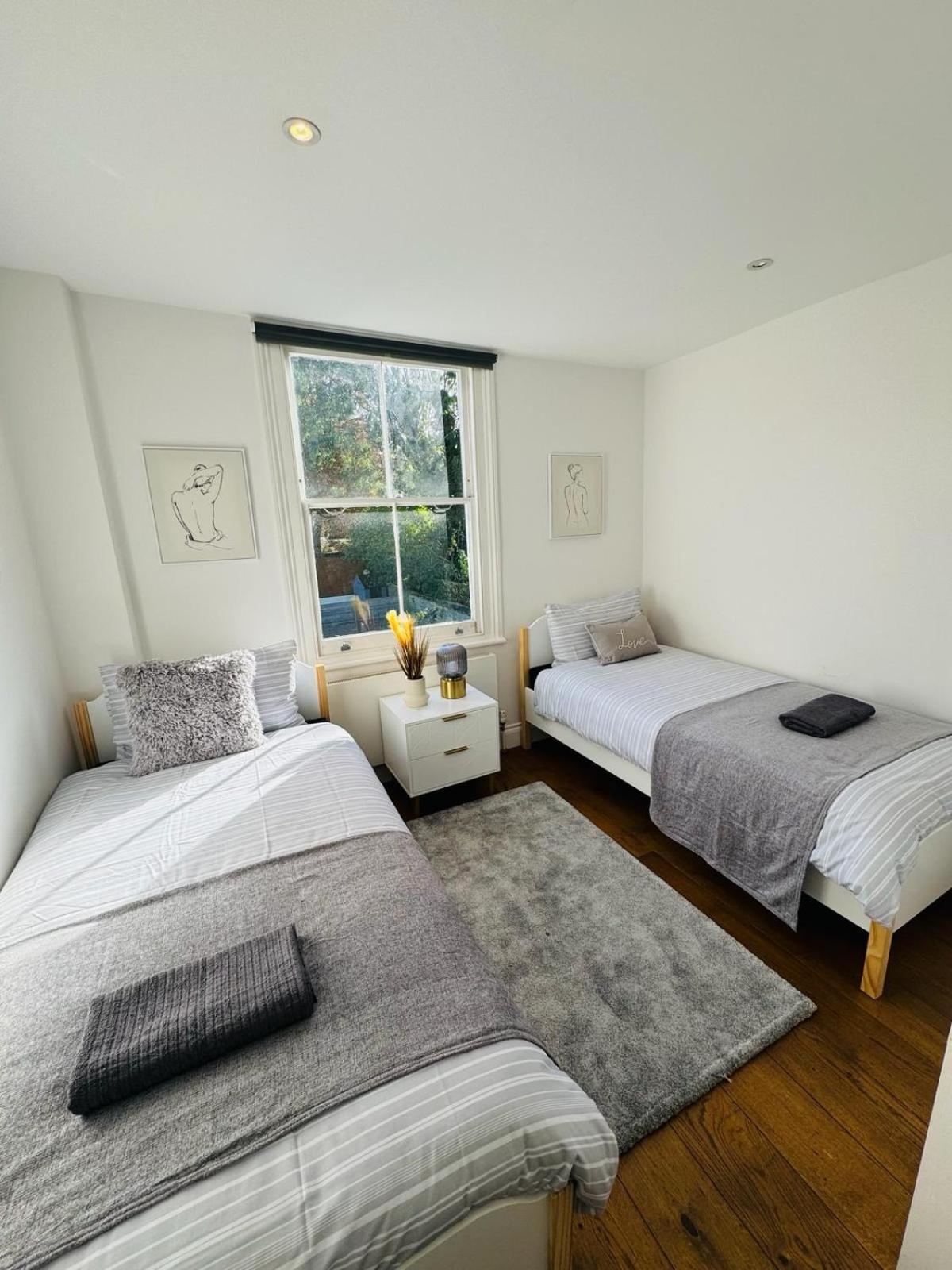 Appartamento Stunning Flat In Chiswick Londra Esterno foto