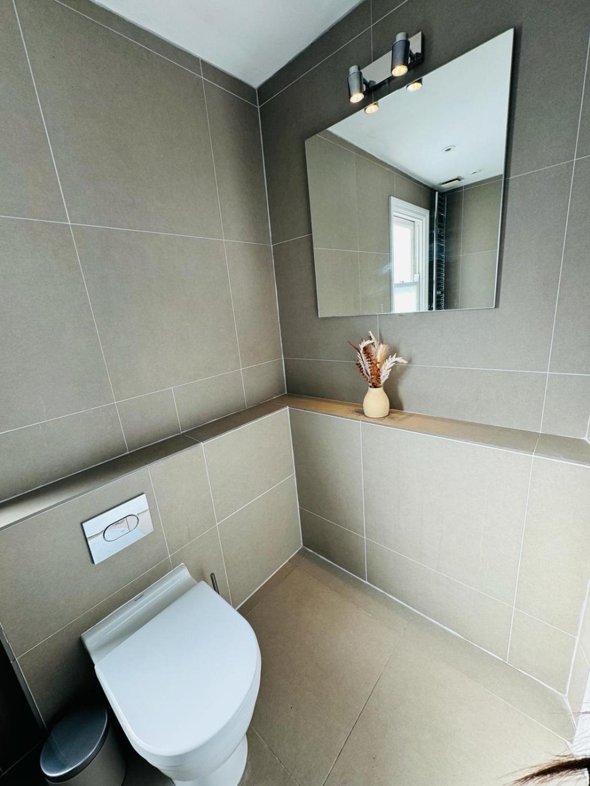 Appartamento Stunning Flat In Chiswick Londra Esterno foto