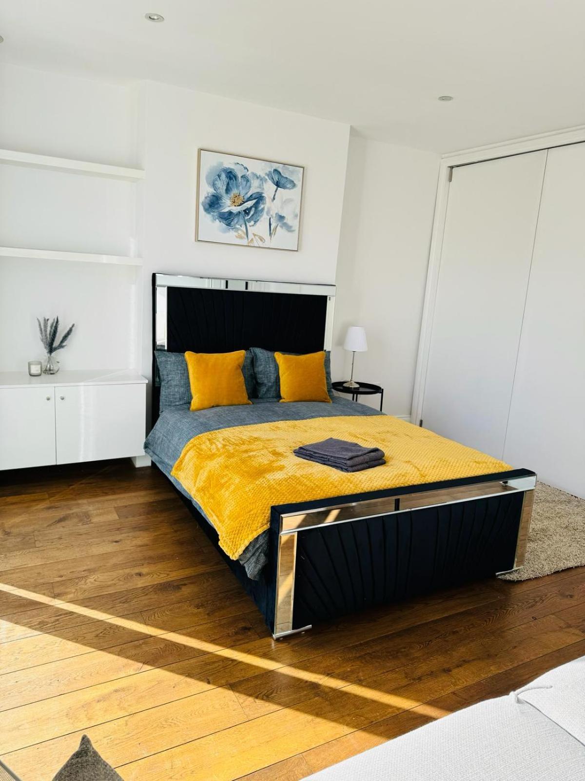 Appartamento Stunning Flat In Chiswick Londra Esterno foto
